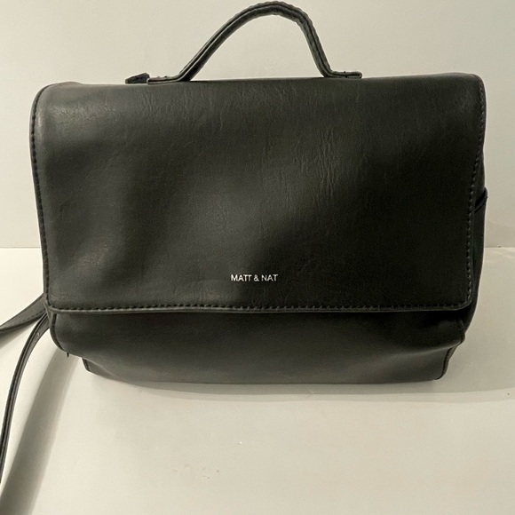NWT Matt & Nat Phi Commuter Black Crossbody Bag Vegan Leather Bike Bag Handbag - Picture 2 of 11